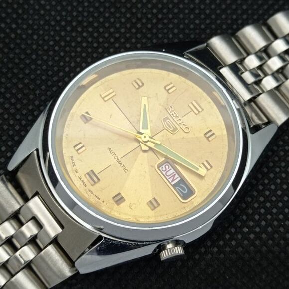 Vintage 1986 Seiko Automatic Mens Silver Watch W/daydate & Gold accents - Picture 6 of 8